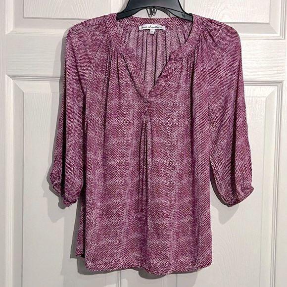 Ava Christine Tops - Ava Christine Women’s 3/4 sleeve V-neck top. Size small. Purple and white.